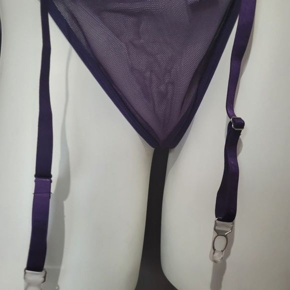 Purple Floral Lace Underwire Garter Lingerie Set - Picture 8 of 9